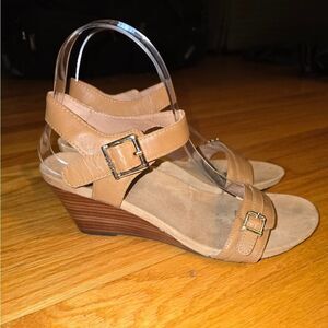 Vionic Laurie Tan Leather Wedge Heels Womens Size 8